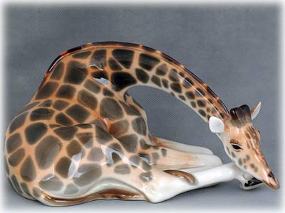 Buy Giraffe Figurine w/ Head Down at GoldenCockerel.com