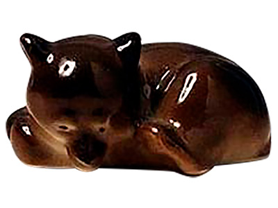Buy Фарфоровая статуэтка "Спящий медвежонок (бурый)" at GoldenCockerel.com