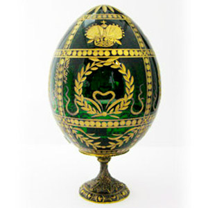 Buy Round CROWN GREEN Crystal Egg at GoldenCockerel.com