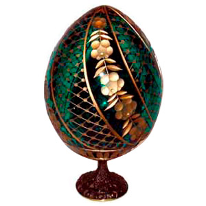 Buy SWIRL GREEN Crystal Egg Light Catcher at GoldenCockerel.com