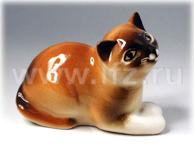 Buy Tan Kitten with a Ball Figurine at GoldenCockerel.com