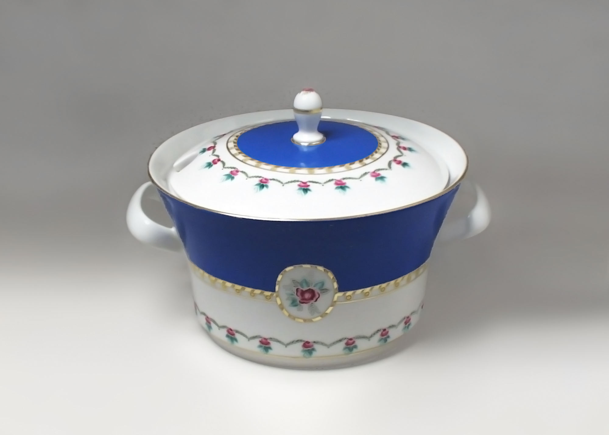 Buy Anastasia Soup Tureen at GoldenCockerel.com